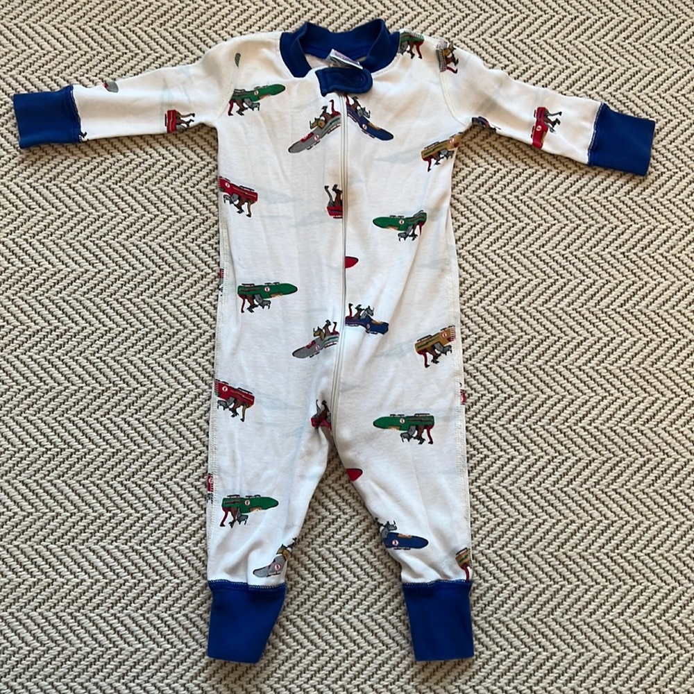 Hanna Andersson Bobsled Animals 6-9 Month Onesie